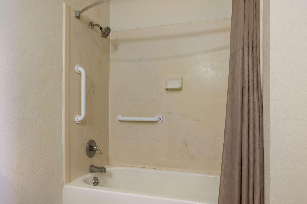 Motel 6-Lake Charles, La - Lake Charles On The Bayou Εξωτερικό φωτογραφία